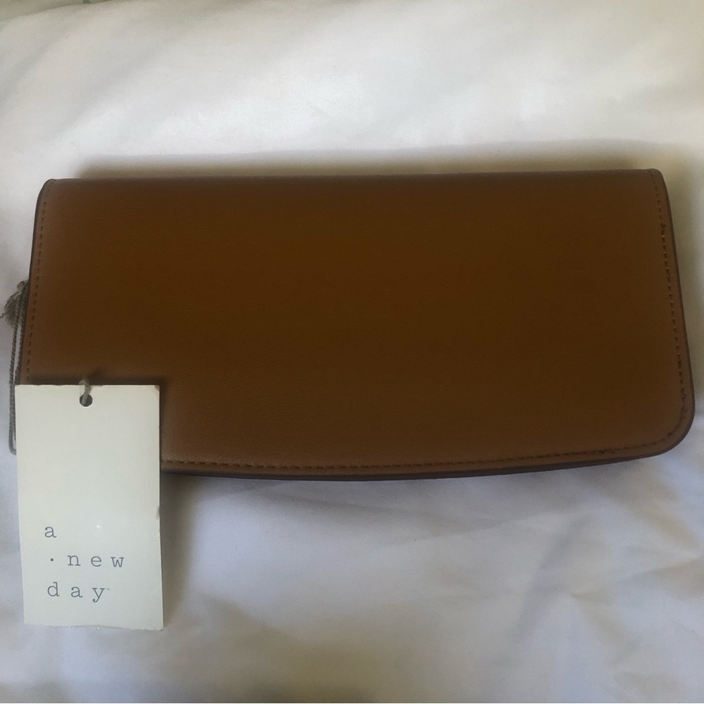 ♡ Caramel wallet by A NEW DAY